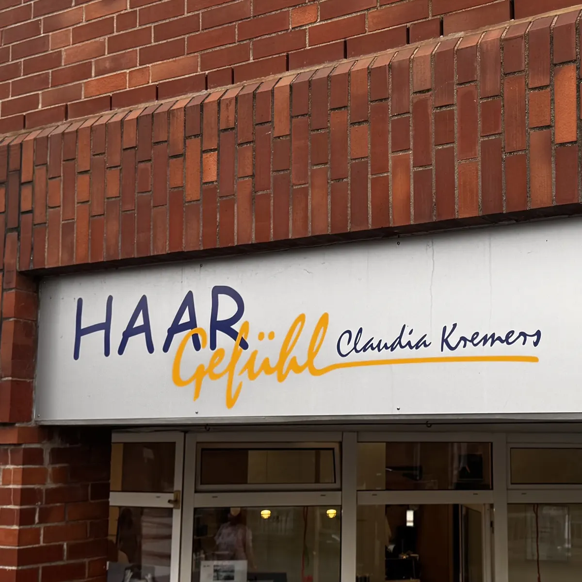 Außenansicht des Friseursalons Haar Gefühl in Dortmund-Brackel