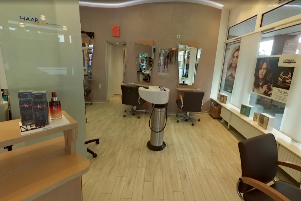 Einblick in den Salon Haar Gefühl – Eingangsbereich
